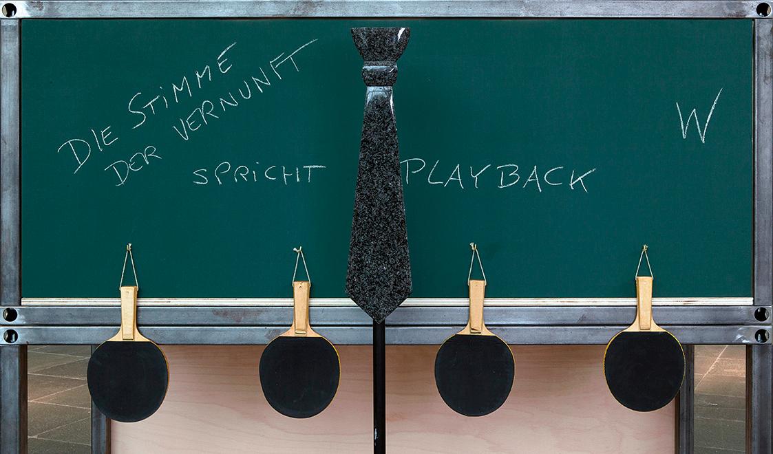 Peter Weibel, Die Stimme der Vernunft spricht Playback, 1990, Tischtennisschläger, Schultafel, …