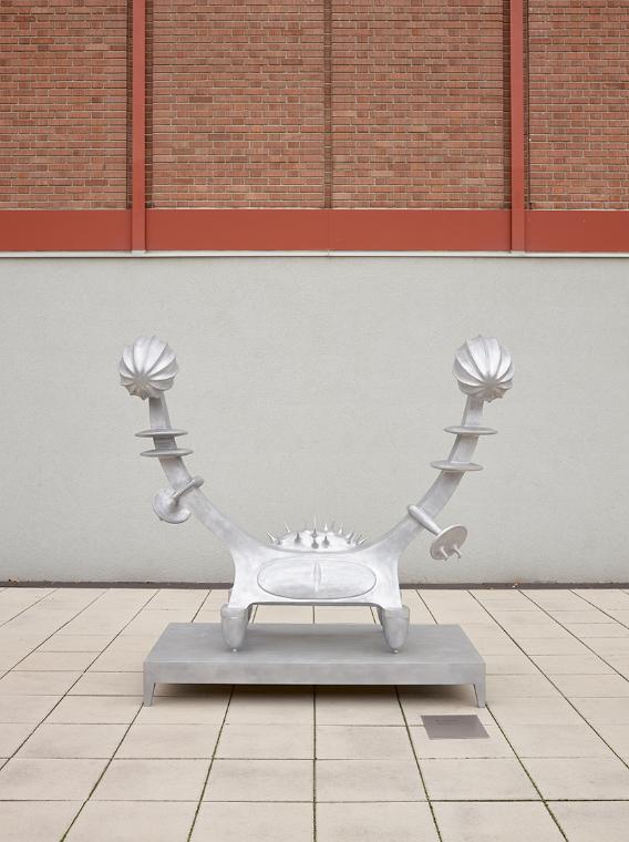 Bruno Gironcoli, Ein Körper, zwei Seelen, 2001, Aluminiumguss, 220 × 230 × 100 cm, Belvedere, W ...