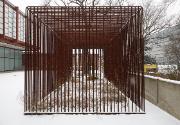 Lois Weinberger, Wild Cube, 2011, Ruderaleinfriedung aus Eisen, Spontanvegetation, 400 × 500 × …