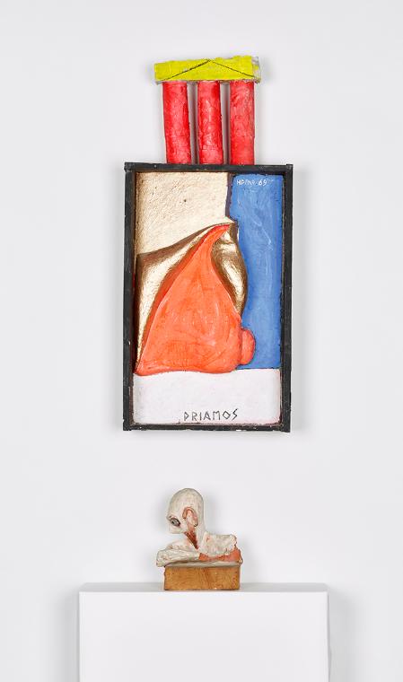 Kurt Hüpfner, Priamos, 1969, Holz, Ton, Ölfarbe, Karton, 65,5 × 29,5 × 9 cm, Schenkung aus Priv…