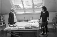 Heidi Harsieber, Eva Schlegel und Carl Pruscha, 2014, Gelatine Silver Print, 30 × 45 cm, Schenk…
