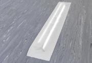 Sarah Pichlkostner, Ohne Titel, 2015, Glas, Leuchtstoffröhre, Latex, Leuchtstoffröhre: 5 × 150 …