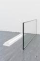Sarah Pichlkostner, Ohne Titel, 2015, Glas, Leuchtstoffröhre, Latex, Leuchtstoffröhre: 5 × 150 …