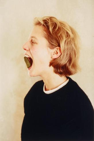 Erwin Wurm, one minute sculpture, 1997/2005, C-Print, 45 × 30 cm, Belvedere, Wien, Inv.-Nr. 114…
