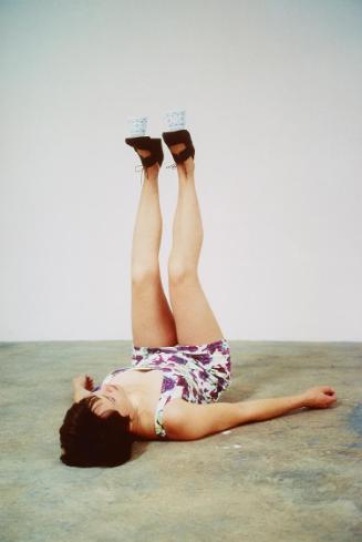 Erwin Wurm, one minute sculpture, 1997/2005, C-Print, 45 × 30 cm, Belvedere, Wien, Inv.-Nr. 114…