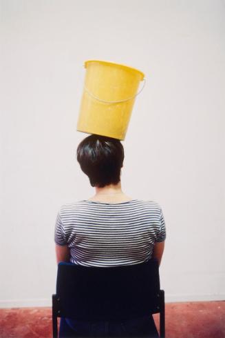 Erwin Wurm, one minute sculpture, 1997/2005, C-Print, 45 × 30 cm, Belvedere, Wien, Inv.-Nr. 114…