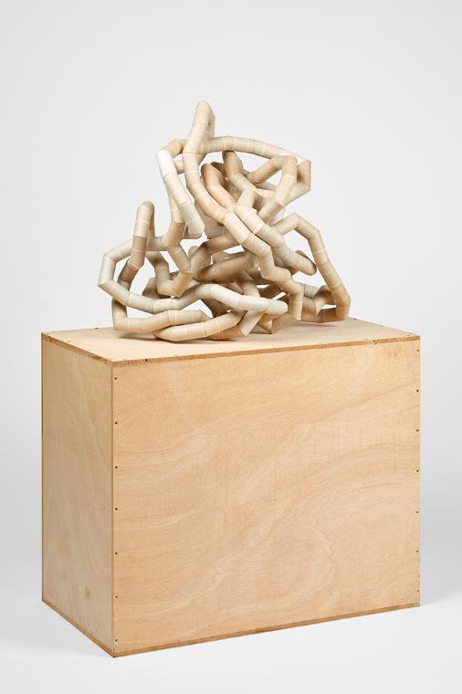 Heimo Zobernig, Ohne Titel, 1994-1998, Karton, Holz, Schrauben, Filzstift, 150 x 94 x 56 cm, Be…