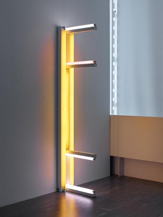 Dan Flavin, Untitled, for Ad Reinhardt, 1990, Leuchtstoffröhren, Kabel, 243,8 × 26 × 64 cm, 201…