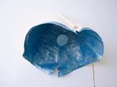 Misha Stroj, The Sky that is the face that is, 2006, Gips, Holz, Hocker, Kordel, Objekt: 170 ×  ...