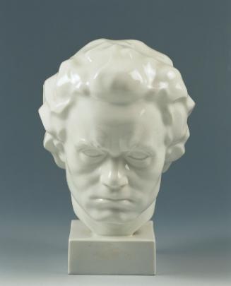 Ferdinand Opitz, Ludwig van Beethoven, 1935, Porzellan, weiß, auf quadratischer Plinthe, H: 25 …