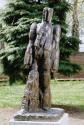 Ingeborg Göschl-Pluhar, Schrägstehende Figur, 1995, Bronze, H: 174 cm, Belvedere, Wien, Inv.-Nr…