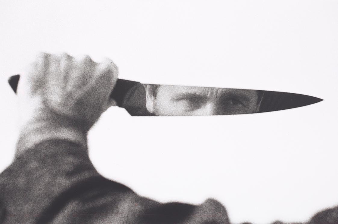 Peter Weibel, Selbstportrait als Messer, 1975/2014, Silbergelatine-Abzug, 42 × 60,5 cm, Belvede…