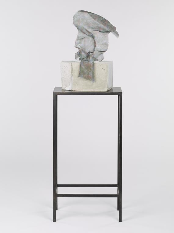 Andy Boot, Paris (cybertrips) 2, 2014, Beton, UV-Druck auf Metallgitter, Metall, Skulptur: 60,5…